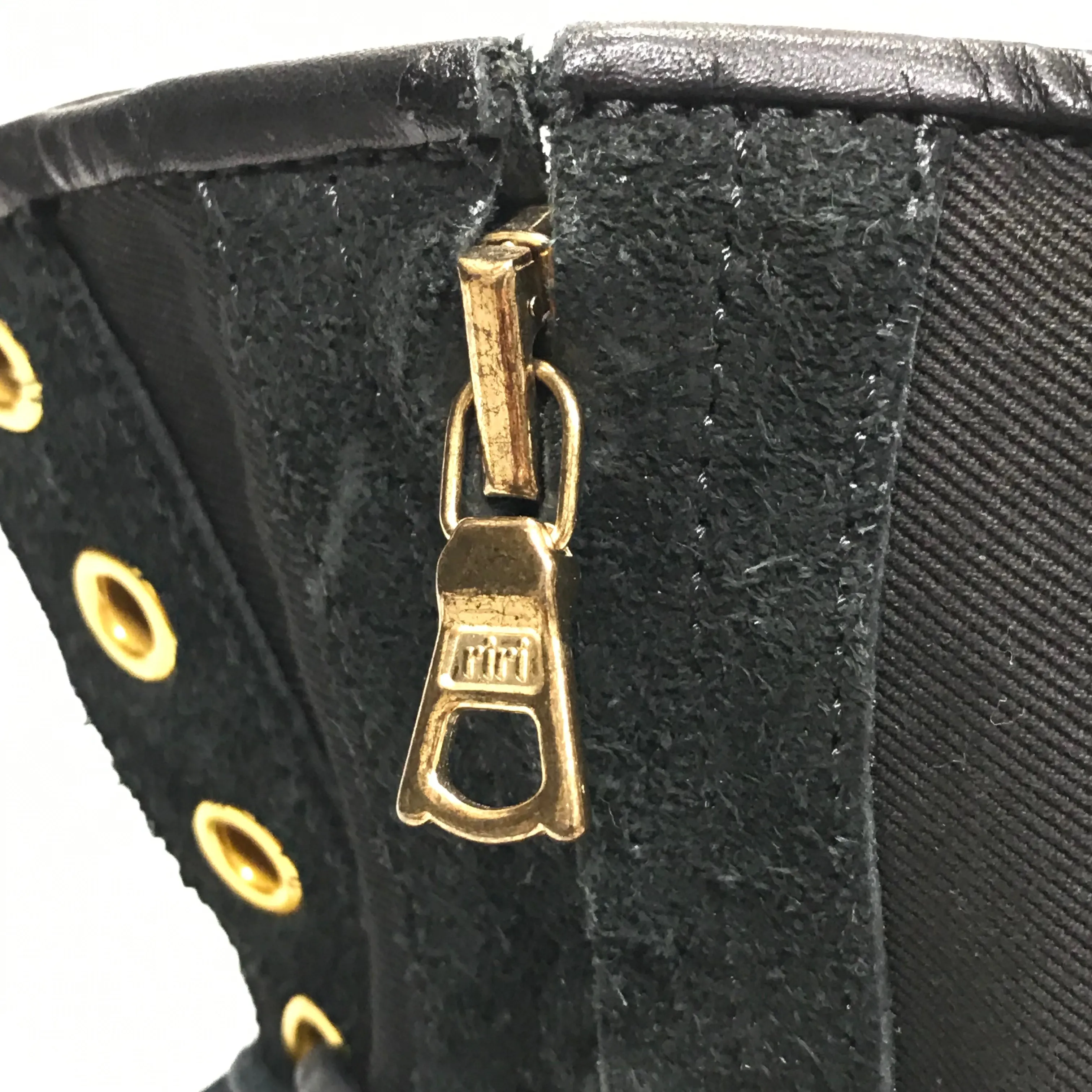 [10] Visvim Grizzly Boots Folk Black