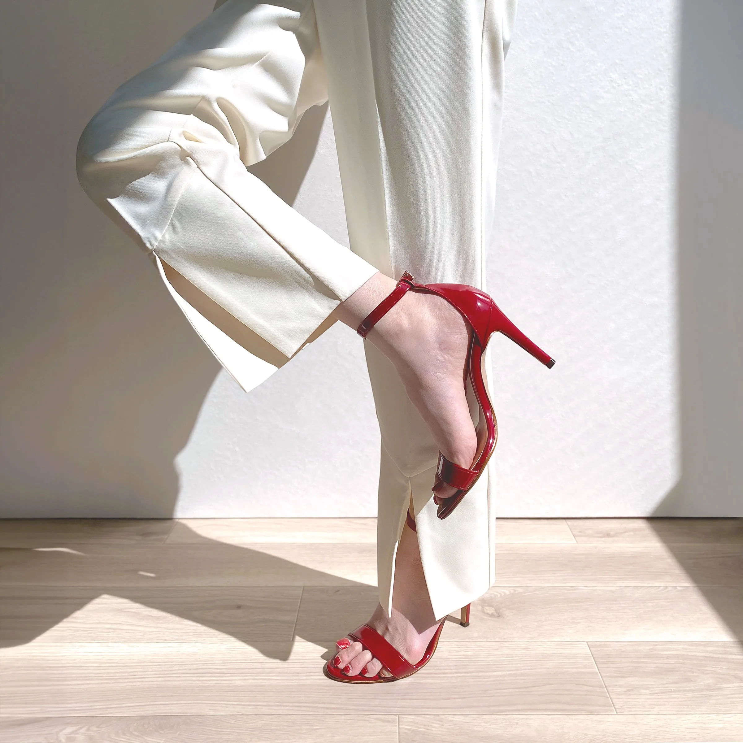15% OFF: High heel line sandals (3570) Red E