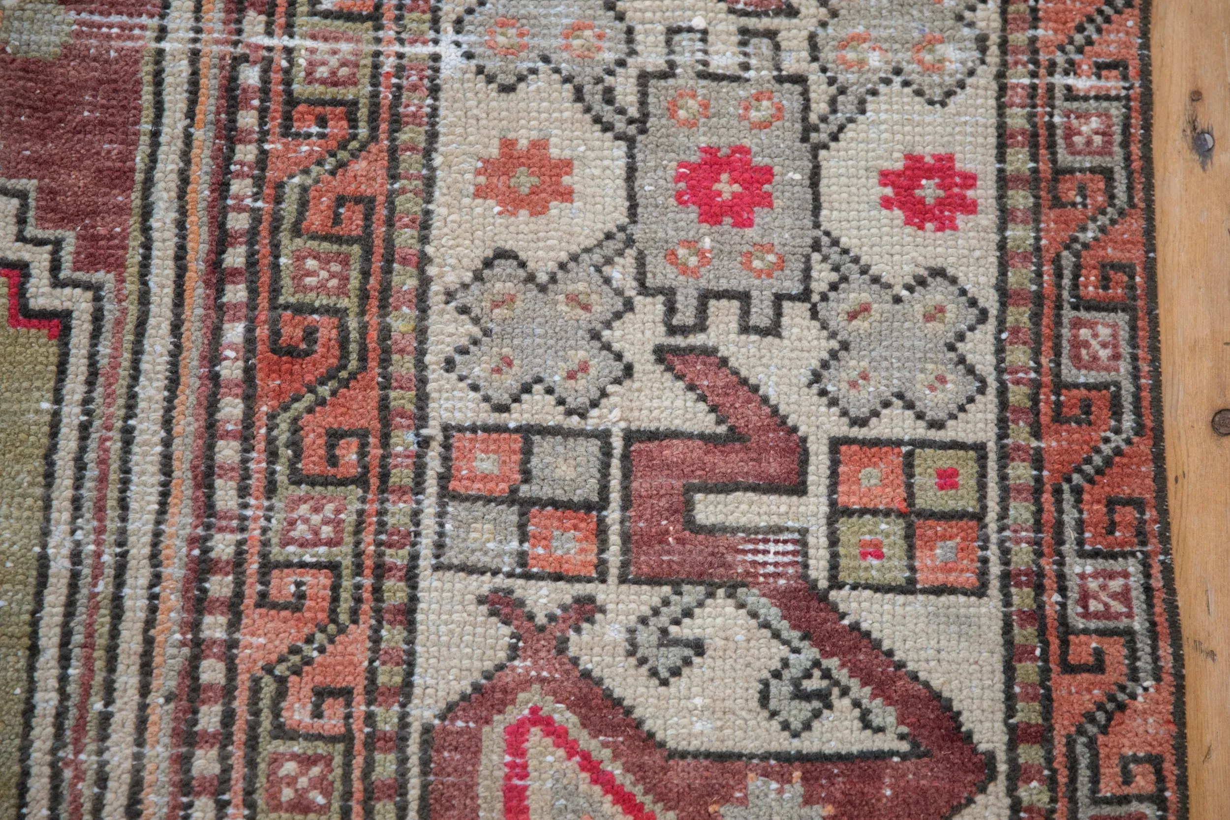 5.5x8.5 Vintage Distressed Oushak Carpet