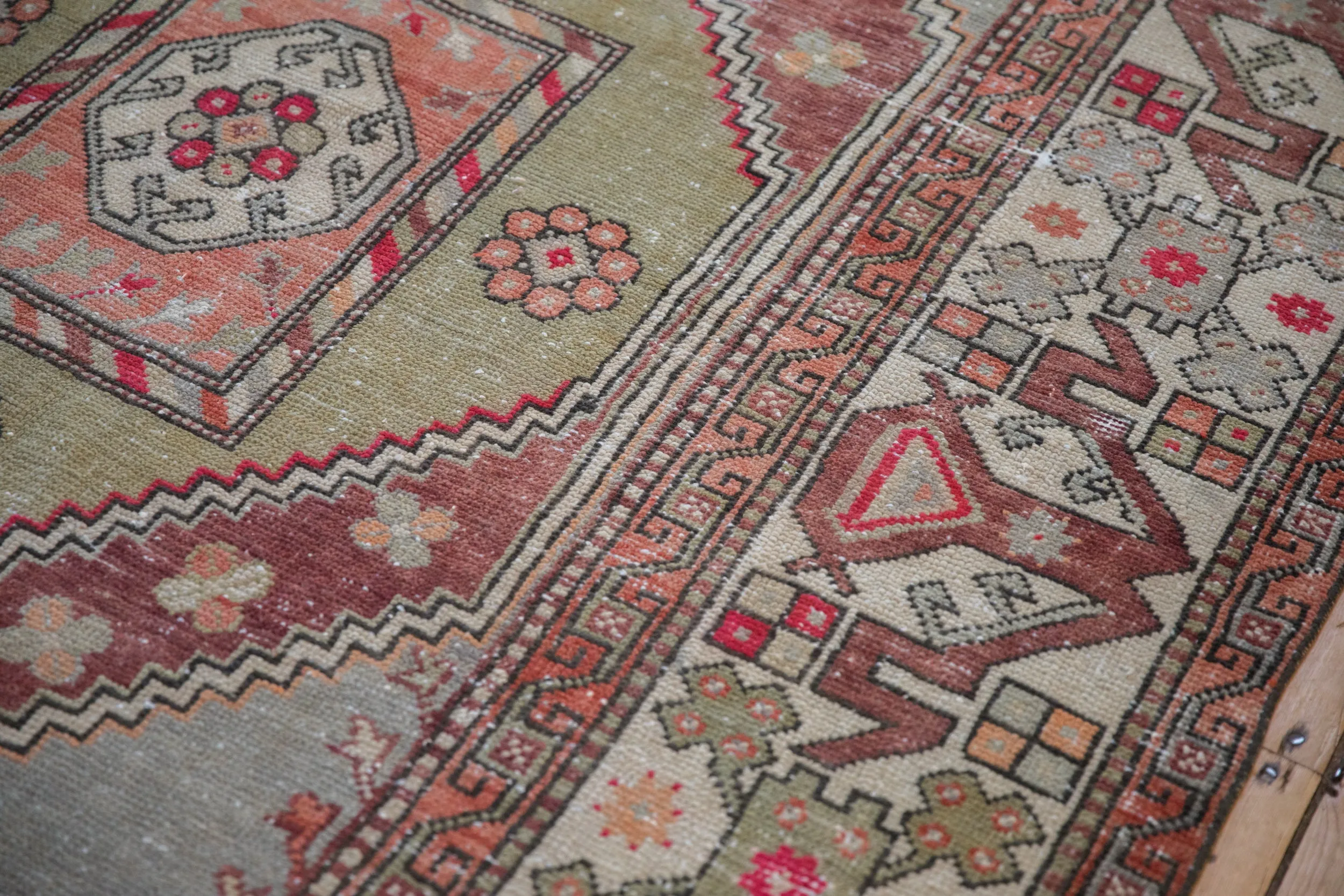 5.5x8.5 Vintage Distressed Oushak Carpet