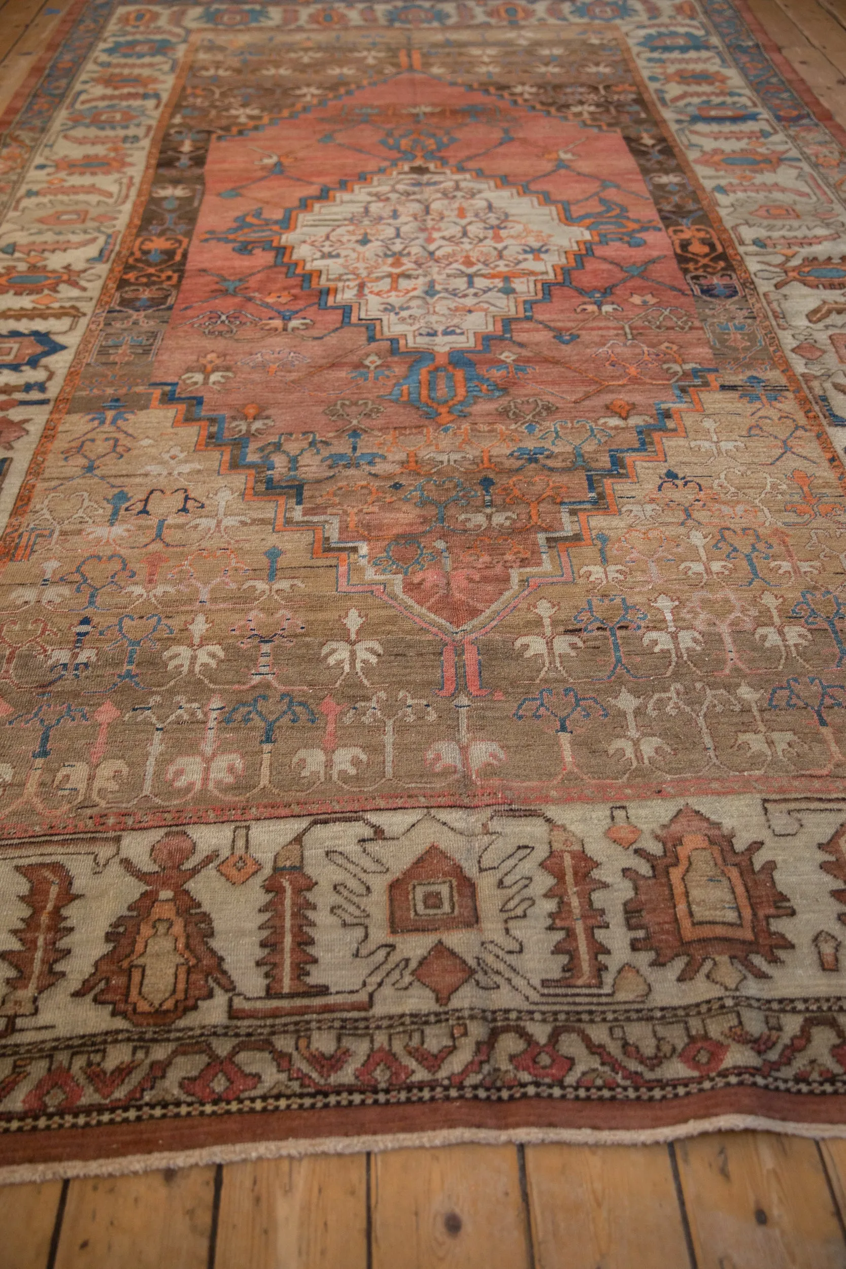 7.5x13 Antique Bakshaish Carpet