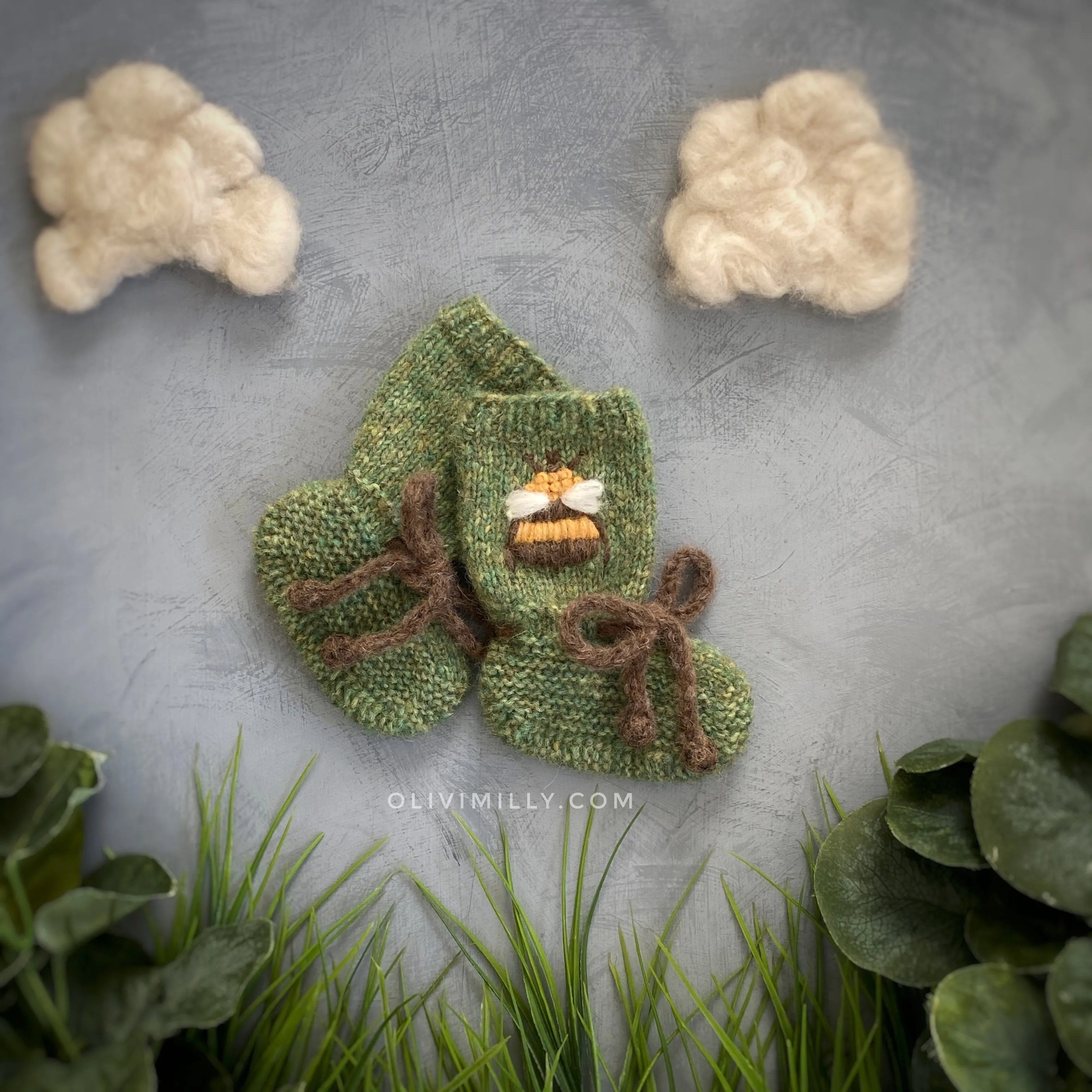 Bee Booties | Moss Green | In Stock (0-3 mon)