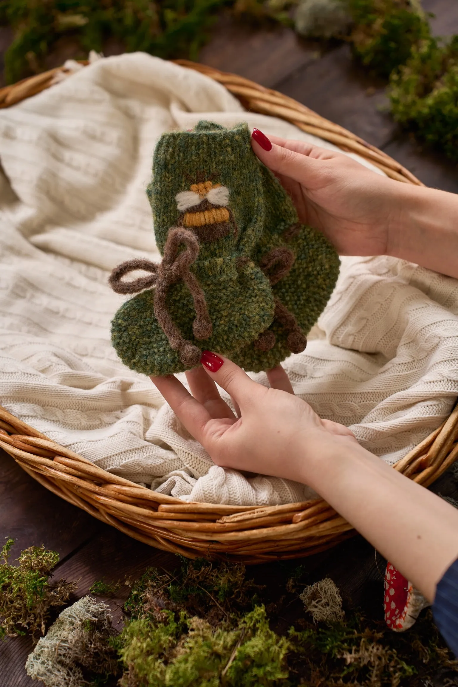 Bee Booties | Moss Green | In Stock (0-3 mon)