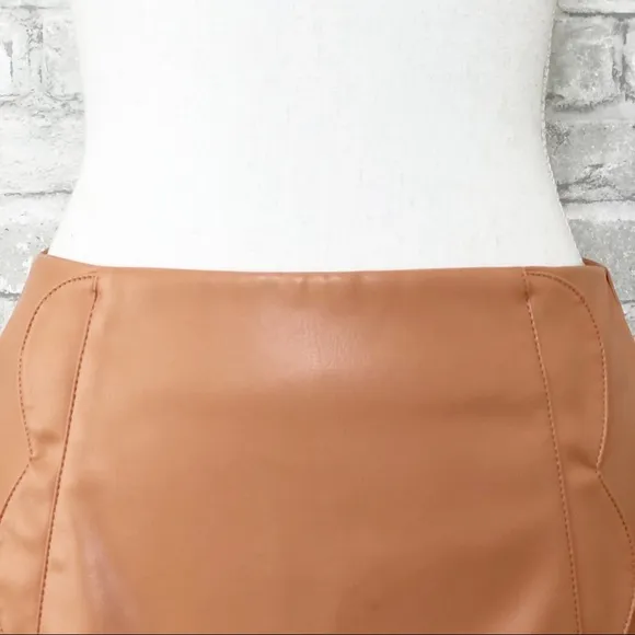 Bishop   Young Scallop Edge Mini Skirt in Clay Size Medium