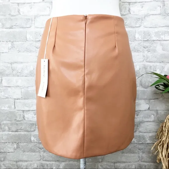 Bishop   Young Scallop Edge Mini Skirt in Clay Size Medium