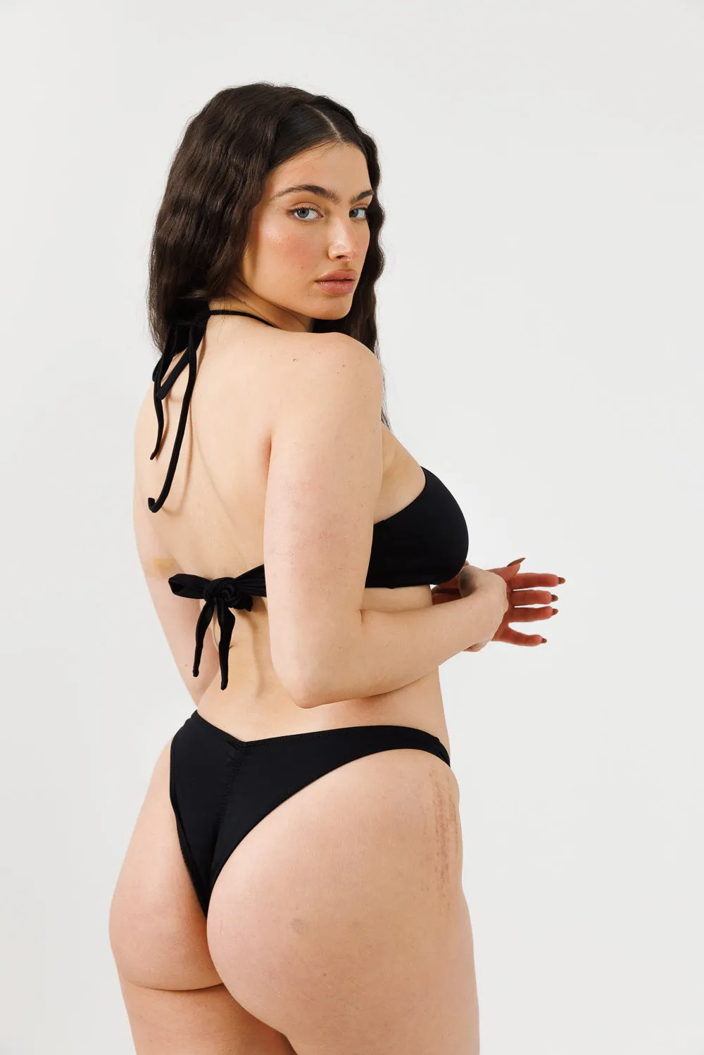 BLACK Eve Bottom