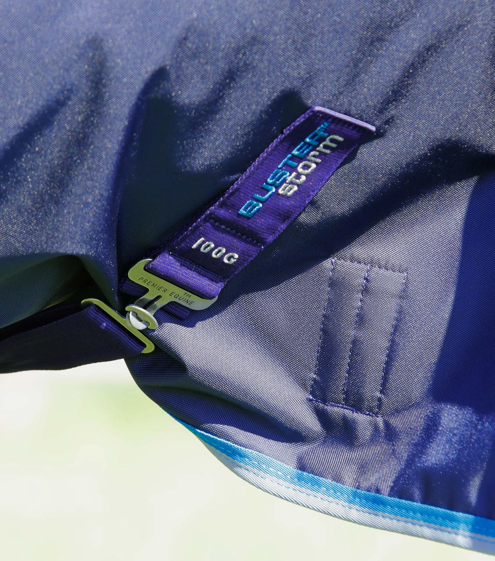 Buster Storm 100g Combo Turnout Rug with Snug-Fit Neck Navy