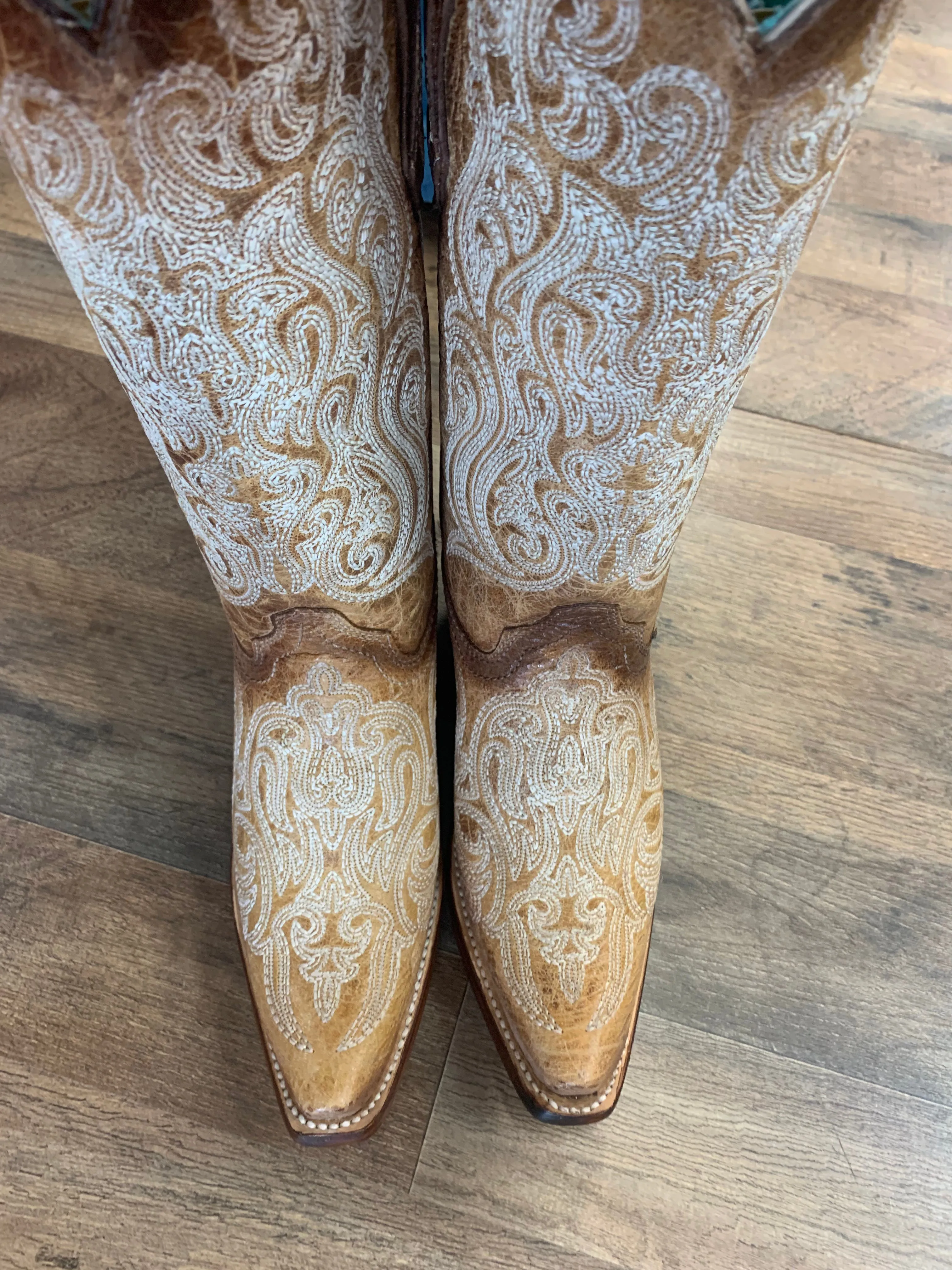 Corral Women's Crackled Straw-Blue Liminiscent Embroidery  Western Boots - Snip Toe