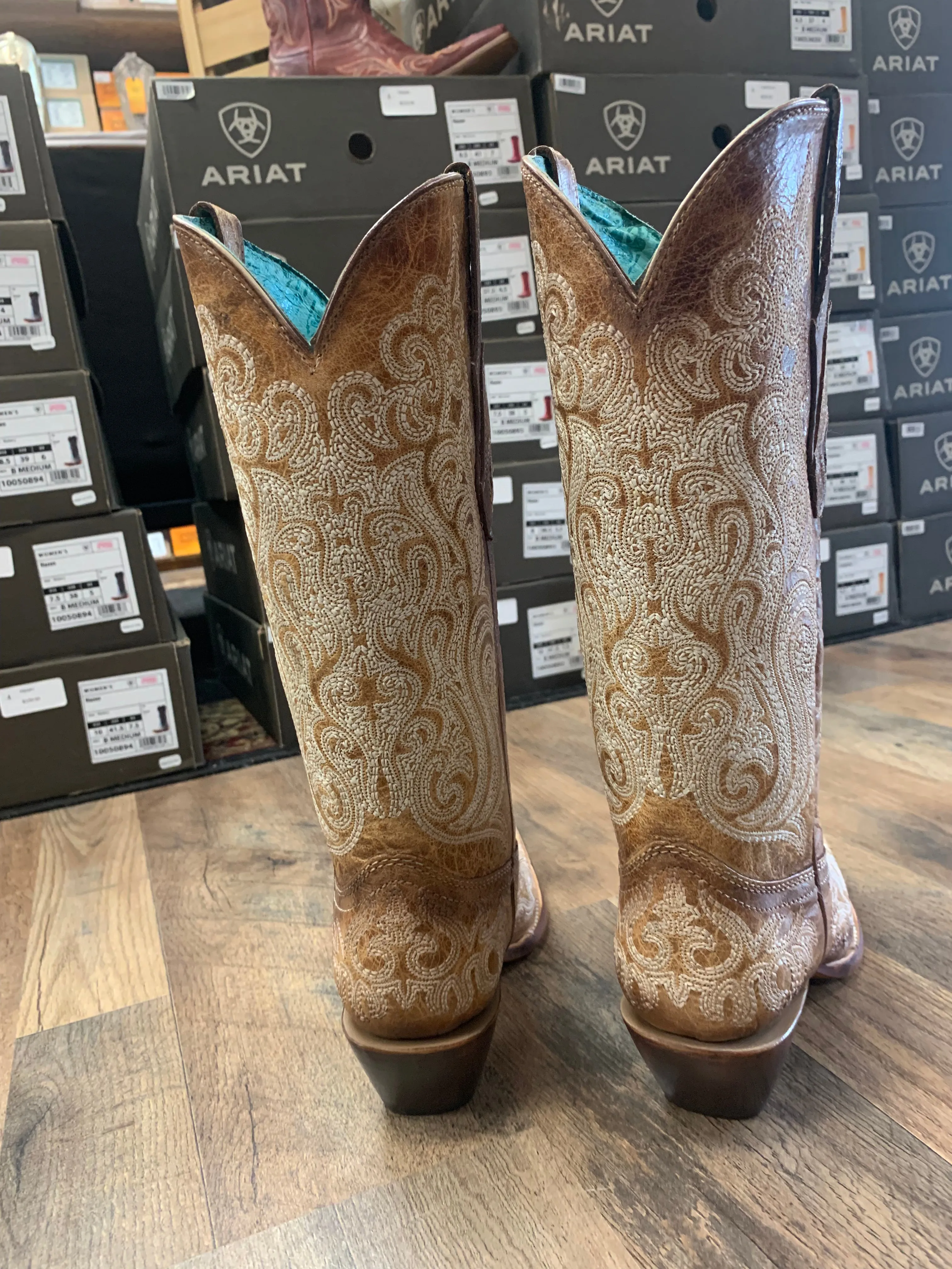 Corral Women's Crackled Straw-Blue Liminiscent Embroidery  Western Boots - Snip Toe