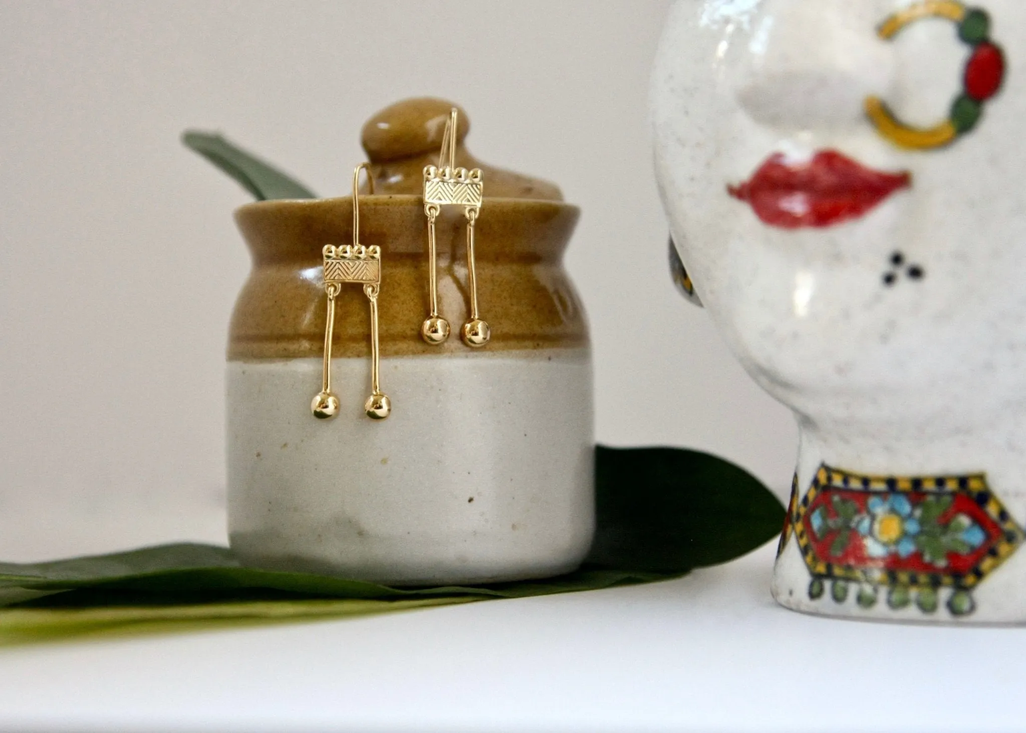 Dancing, gold plated 'Kinari' rectangular fish hook danglers