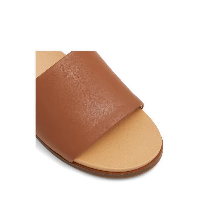 Elina Flat Sandals - Cognac
