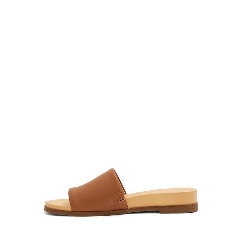 Elina Flat Sandals - Cognac