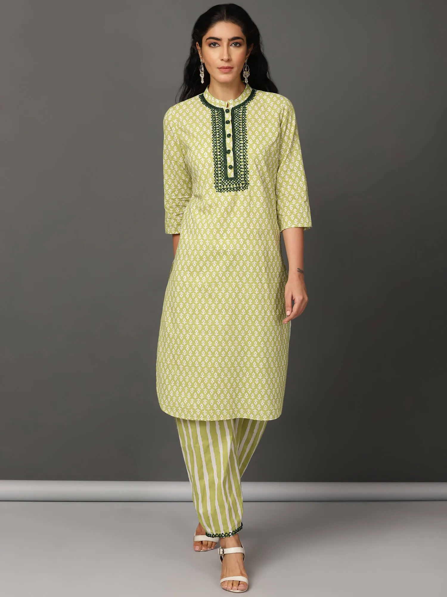 Green & White Kurta & Pants Set