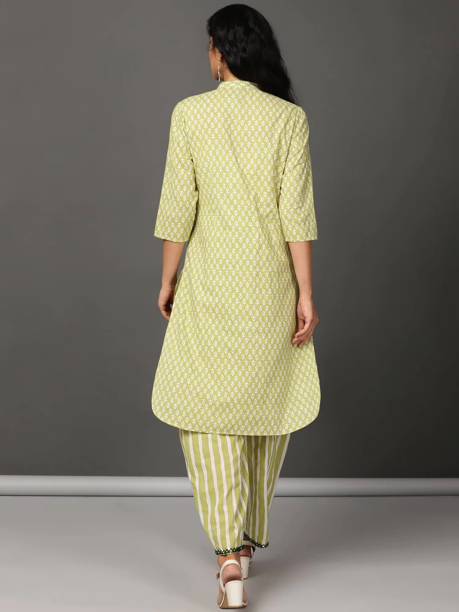 Green & White Kurta & Pants Set