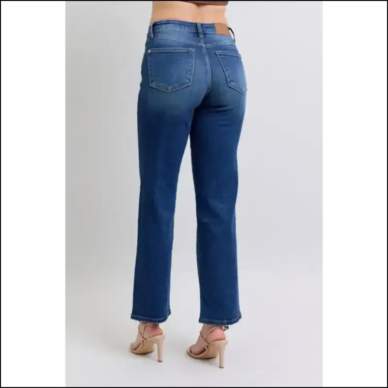 Judy Blue Straight Jeans: Because your Confidence Needs a Fabric Upgrade 👖💥