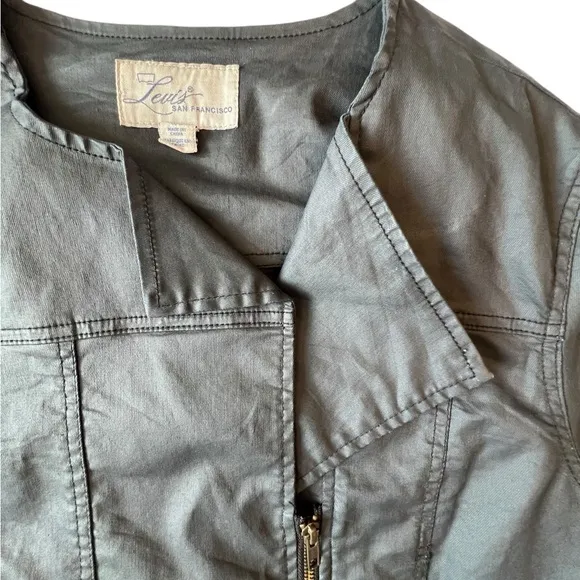 Levi’s cropped moto jacket size L