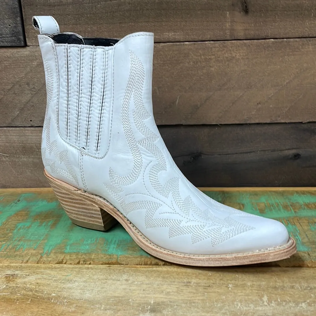 Liberty Black Missouri Blanco Booties