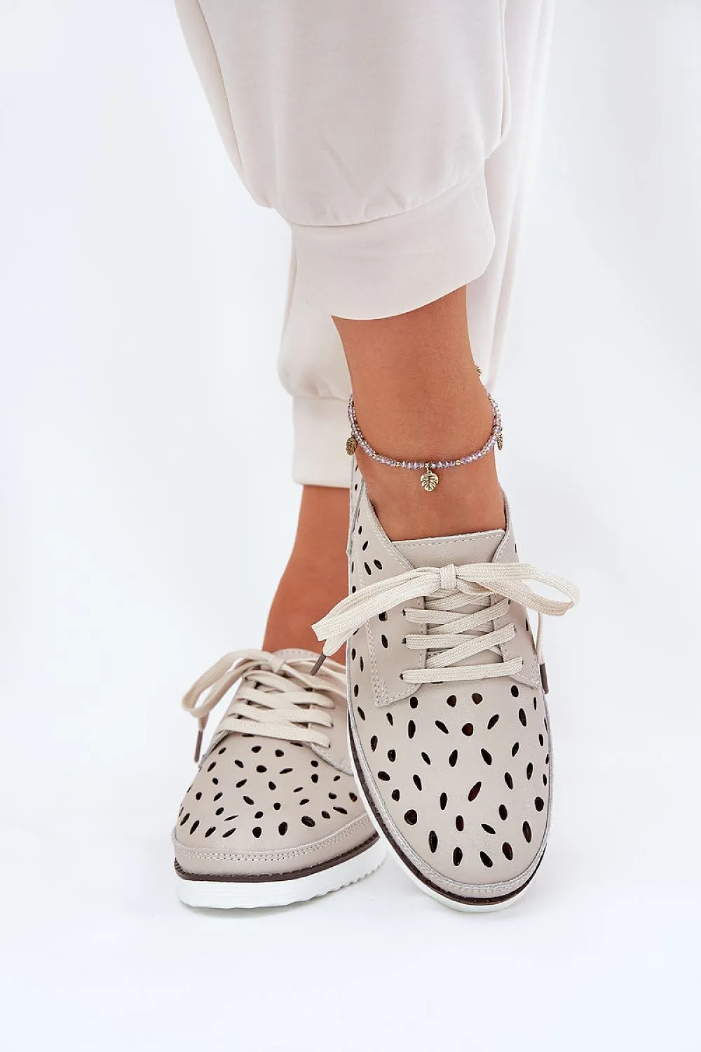 Low Shoes Step in style
