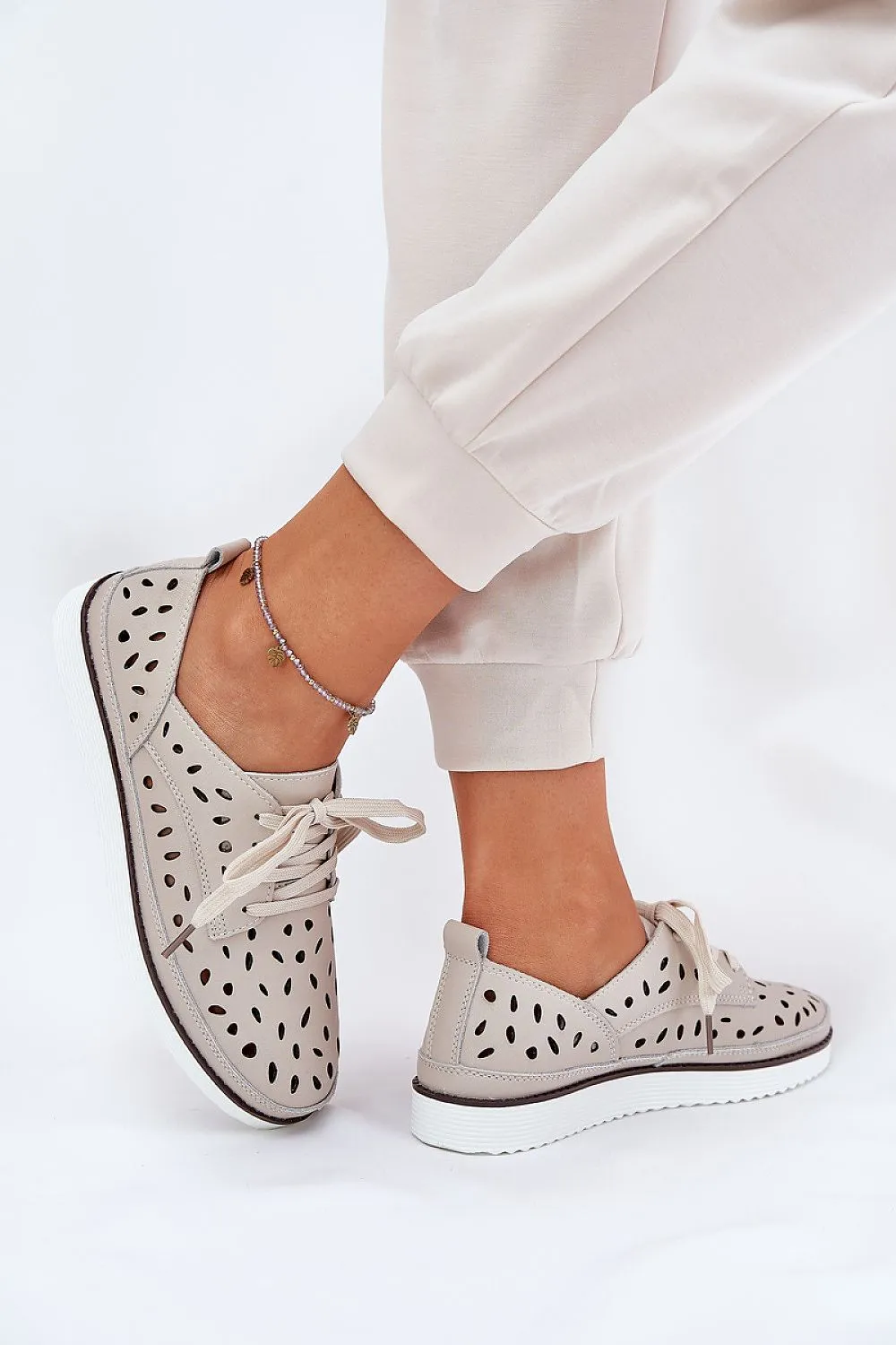 Low Shoes Step in style