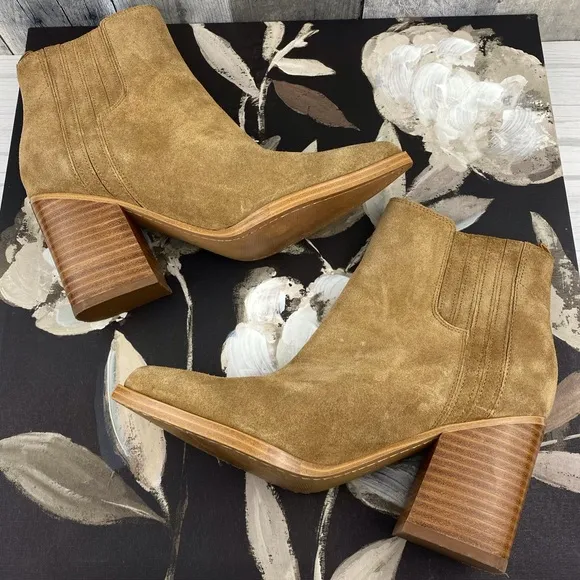 Marc Fisher Mariel Suede Booties in Medium Natural Size 7.