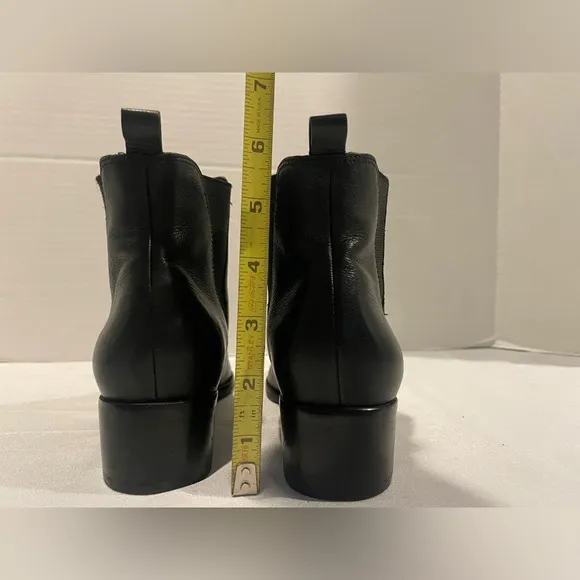 MARC FISHER Yale Pointy Toe Black Leather Chelsea Ankle Booties Women’s 6 1/2