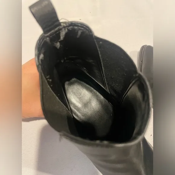 MARC FISHER Yale Pointy Toe Black Leather Chelsea Ankle Booties Women’s 6 1/2