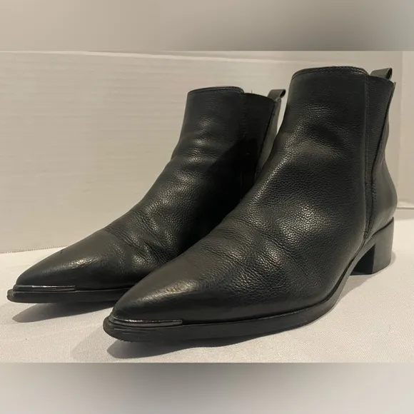 MARC FISHER Yale Pointy Toe Black Leather Chelsea Ankle Booties Women’s 6 1/2