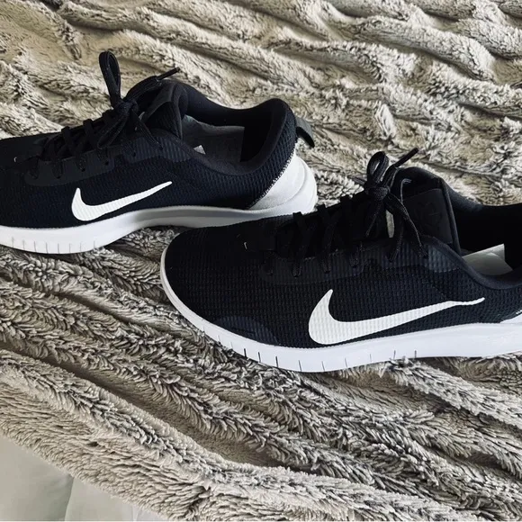 Nike Black and White Sneakers