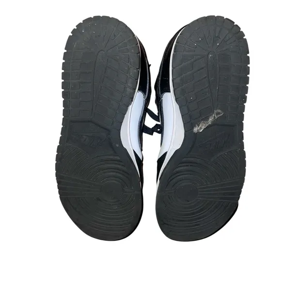 Nike Black and White Sneakers