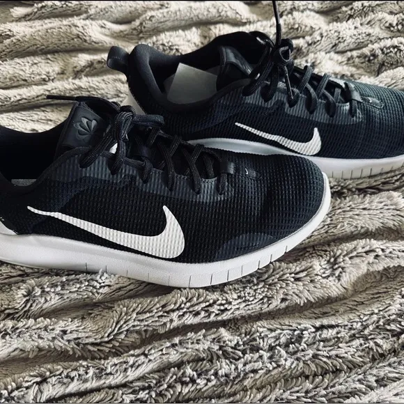 Nike Black and White Sneakers