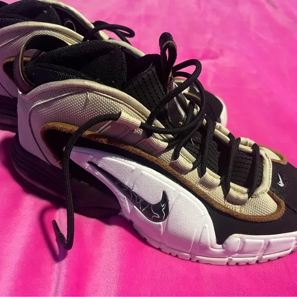 Nike Black and White Sneakers