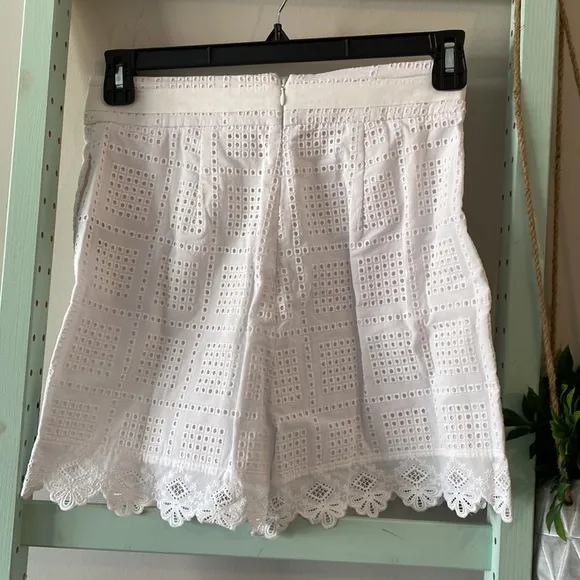 NWT Toccin Tap Crochet Lace Shorts