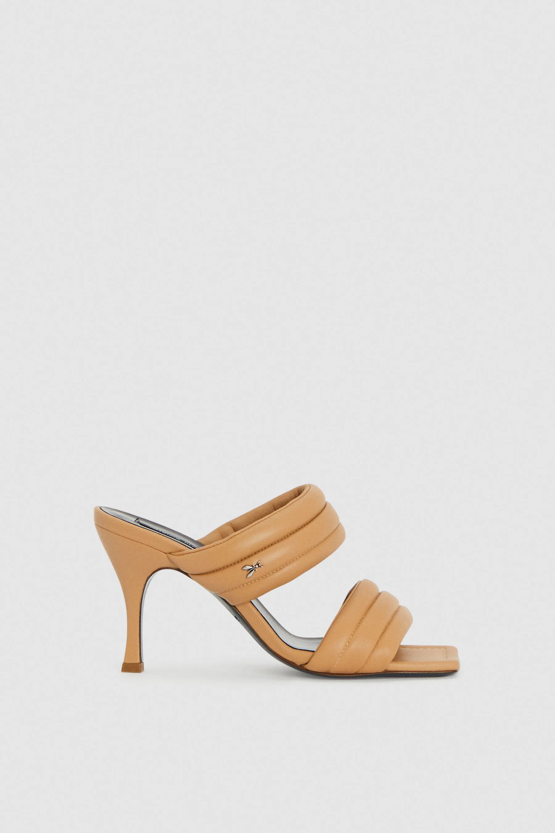 Quilted leather shoes