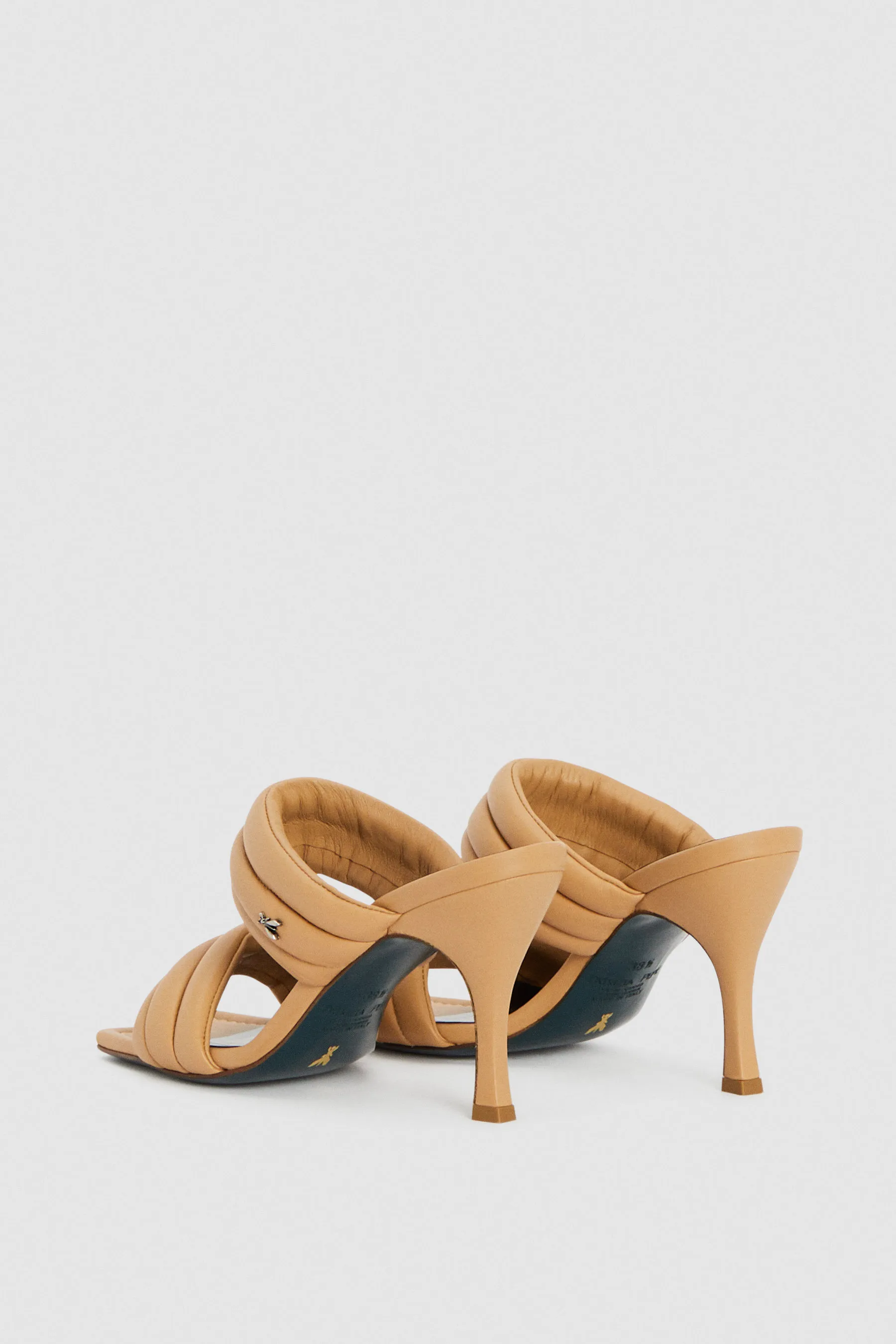 Quilted leather shoes