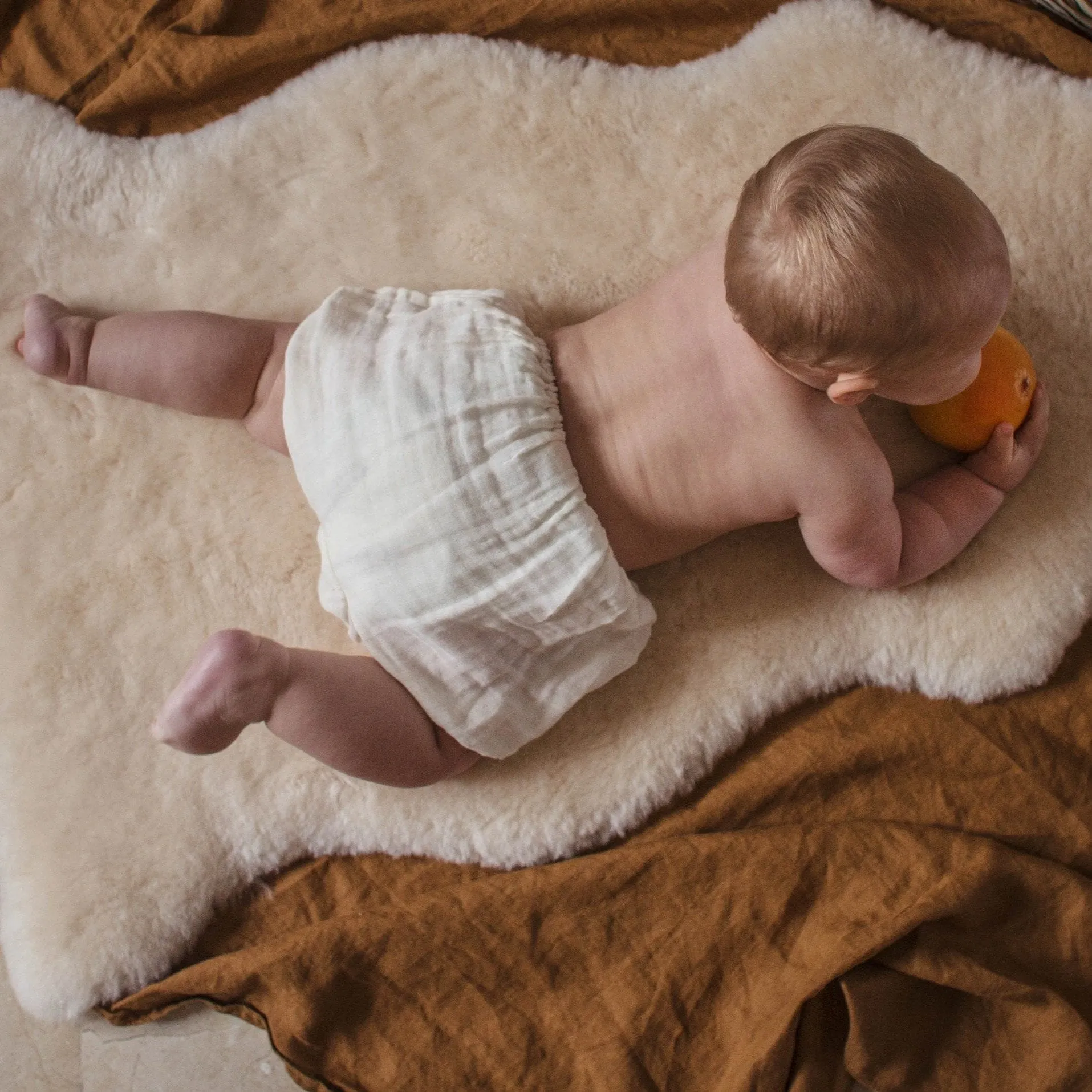 Sheepskin Wriggle Mat (Milk)